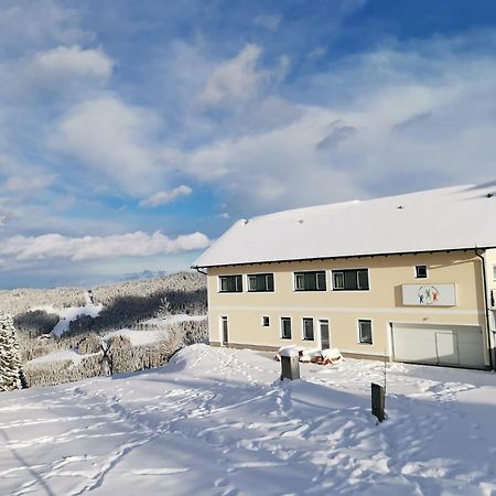 Gaestehaus Hebalm, Family & Friends Auf 900 M2 Wohnflaeche Erleben, Alleinnutzung Moeglich Pack Bagian luar foto