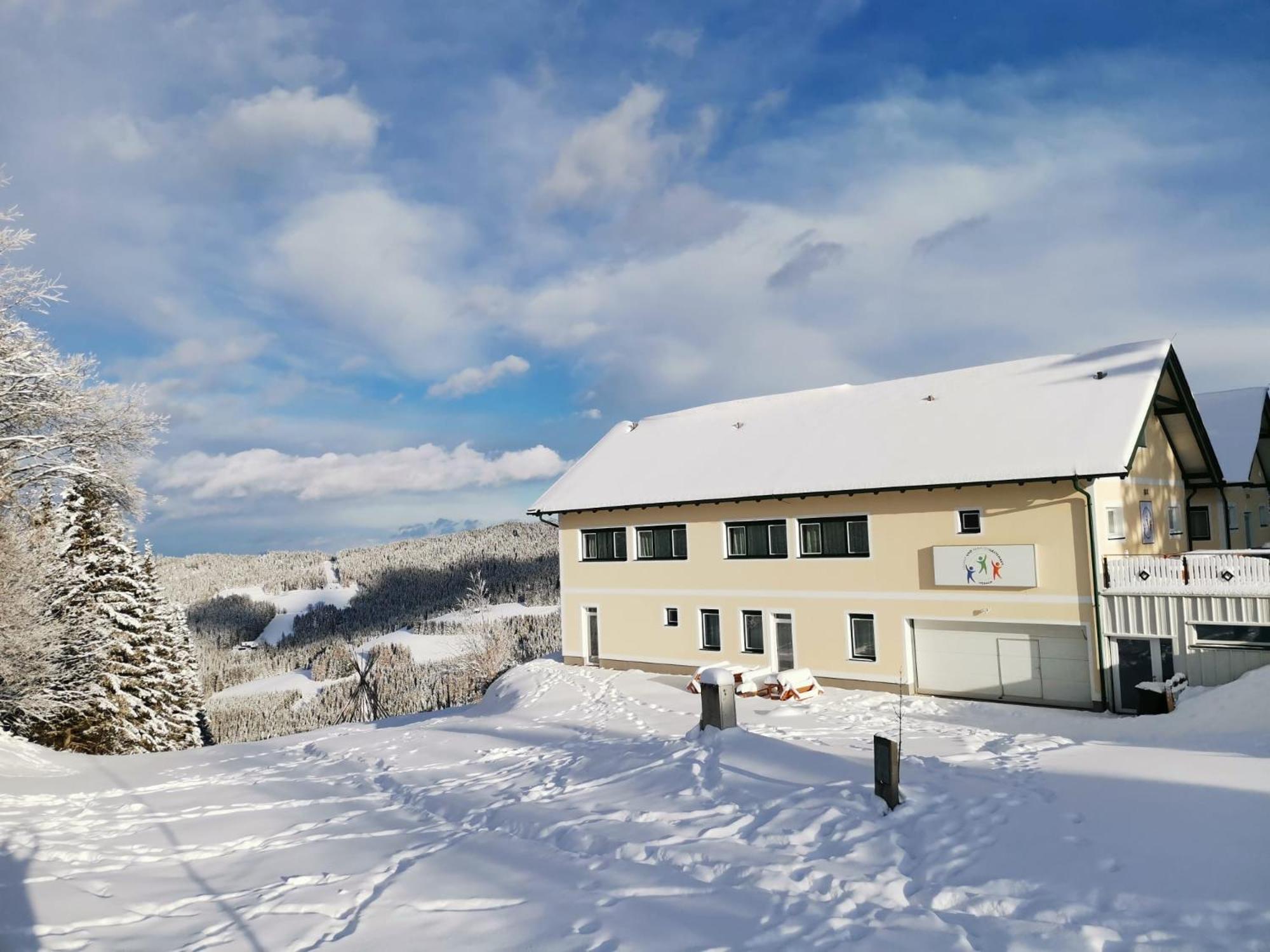 Gaestehaus Hebalm, Family & Friends Auf 900 M2 Wohnflaeche Erleben, Alleinnutzung Moeglich Pack Bagian luar foto